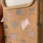 Funda “Kawaii Conejitos” para iPhone 17 Pro Max — diseño cute + buen borde de cámara